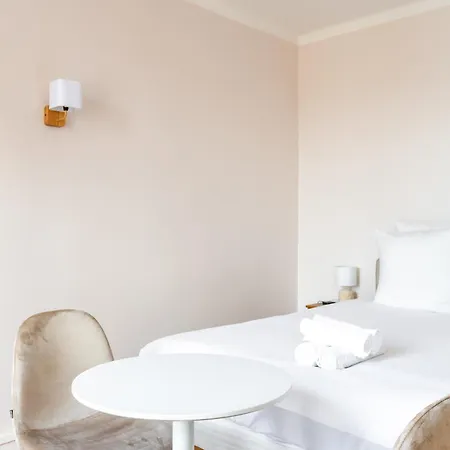 The Charming Republic Place 아파트 파리