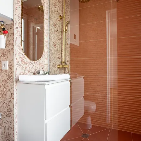 The Charming Republic Place * 파리